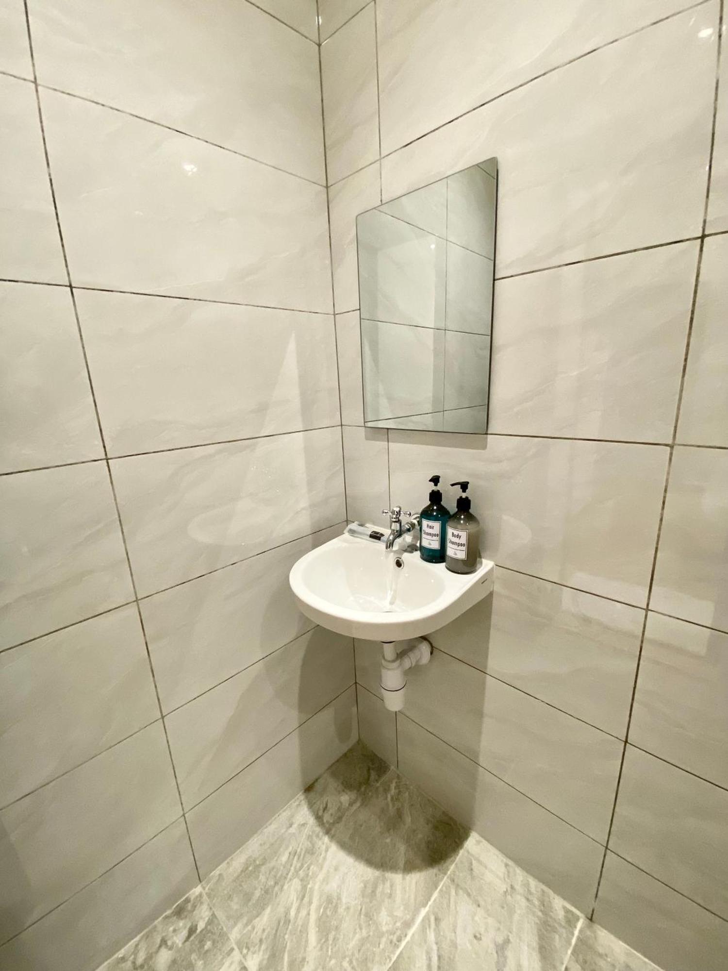 The 6N By Sky Hive Hotell George Town Exteriör bild